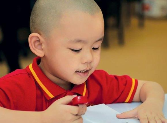 Niệm Kinh và Ngôi Nhà Nhỏ